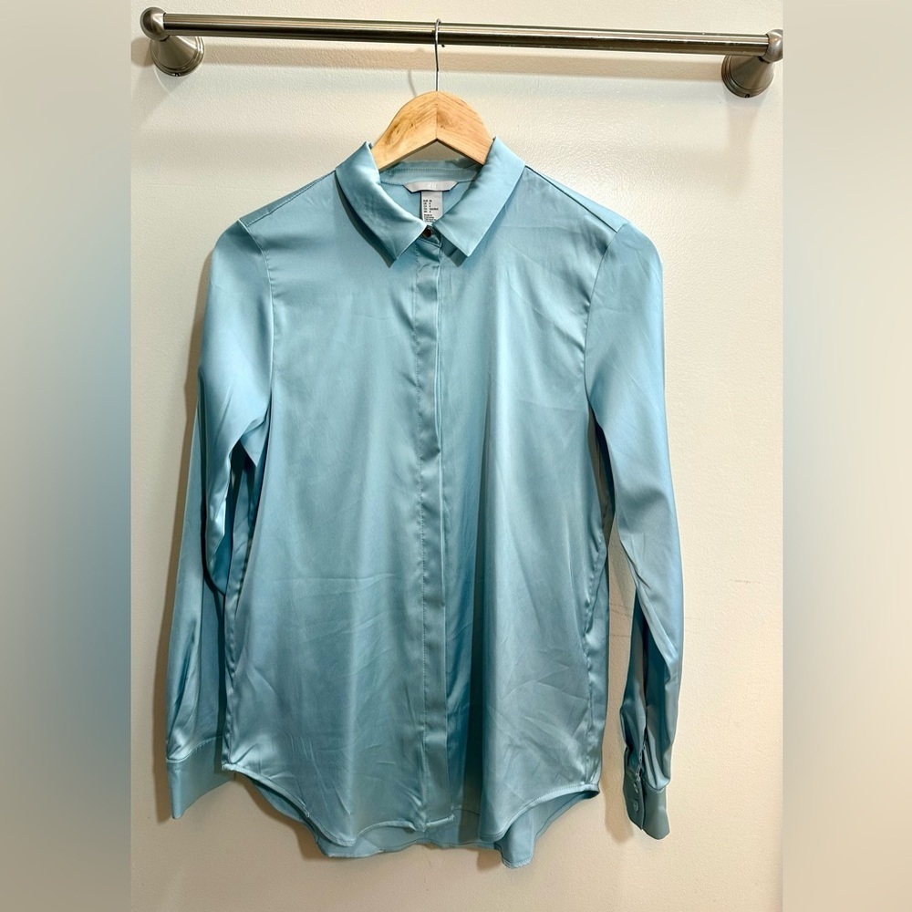 H&M Women Winter Blue Long sleeve Button Down Blouse Work Wear Size 4